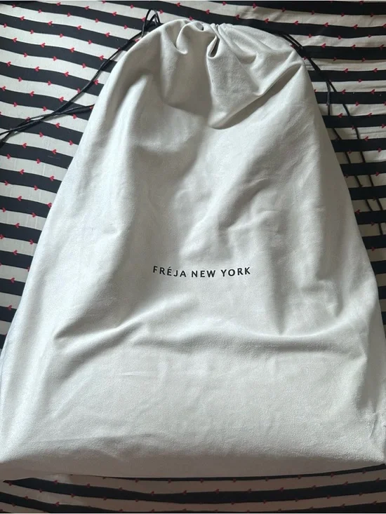 NWT Freja Chrystie Bag Oat with Dustbag - Picture 2 of 6